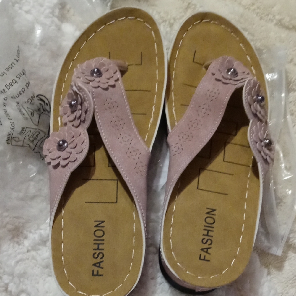 SHEIN Mauve Floral Embellished Sandals